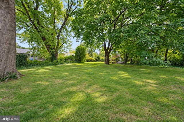 105 MCINTOSH RD, Cherry Hill, NJ 08003