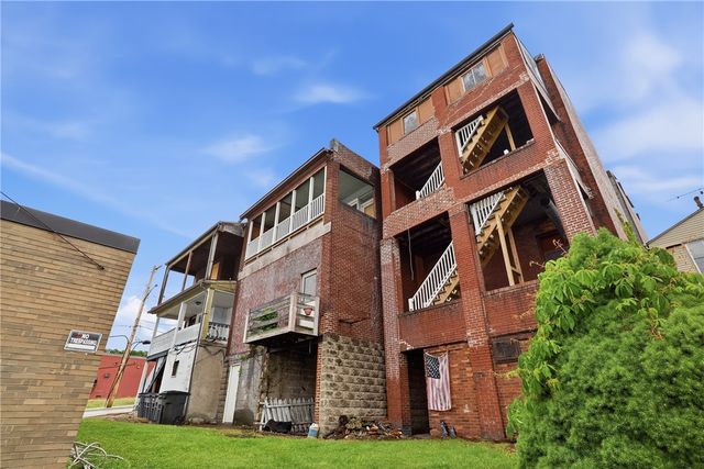 433 Cavitt Avenue, Trafford, PA 15085