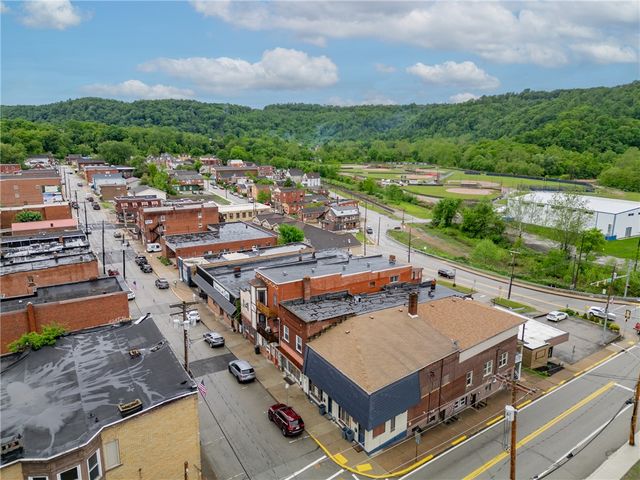 433 Cavitt Avenue, Trafford, PA 15085