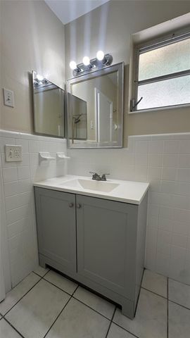 717 SE 16th Street 3, Fort Lauderdale, FL 33316