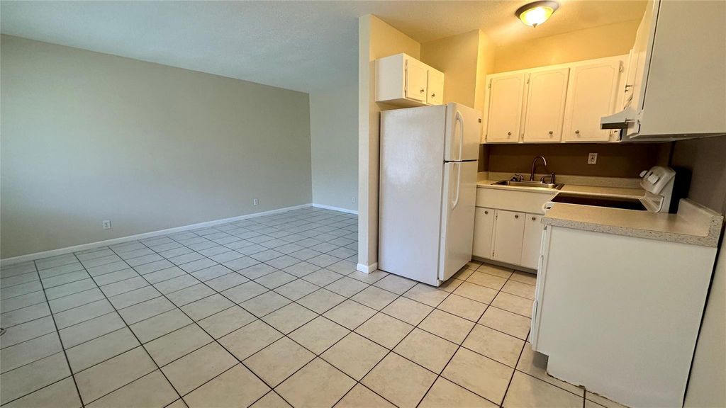 717 SE 16th Street 3, Fort Lauderdale, FL 33316