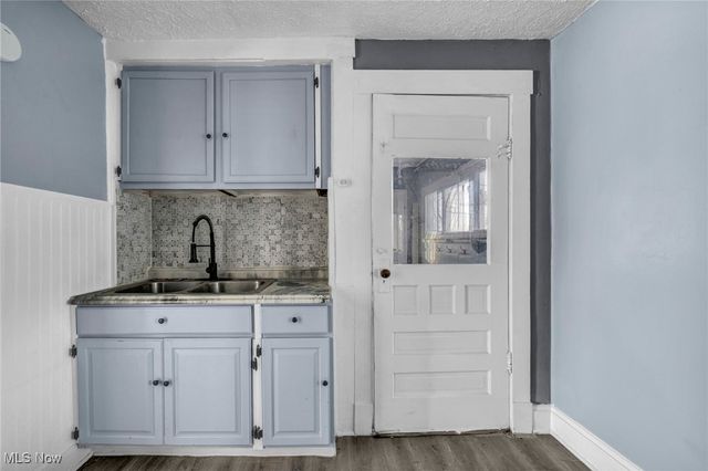 14208 Jenne Avenue, Cleveland, OH 44110