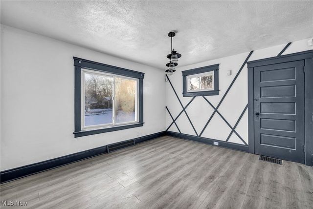 14208 Jenne Avenue, Cleveland, OH 44110