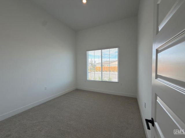 8301 Merrion Square Avenue, Bakersfield, CA 93311