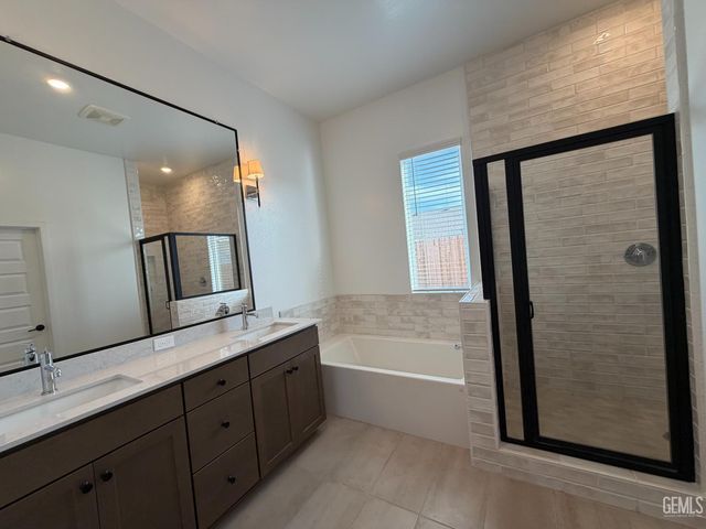 8301 Merrion Square Avenue, Bakersfield, CA 93311