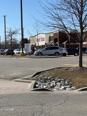1832 S ARLINGTON HEIGHTS Road, Arlington Heights, IL 60005