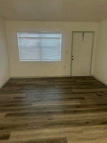 555 W 6th Street 1, Riviera Beach, FL 33404