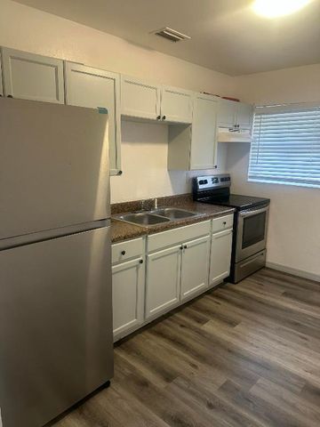 555 W 6th Street 1, Riviera Beach, FL 33404