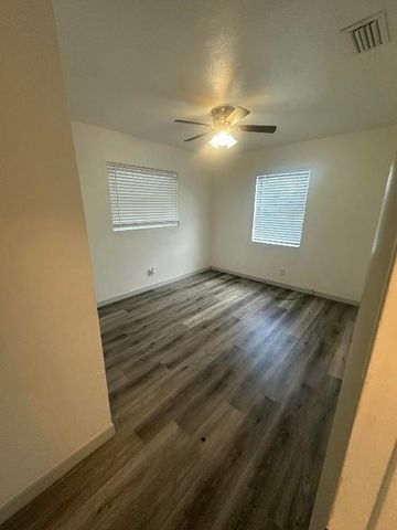 555 W 6th Street 1, Riviera Beach, FL 33404