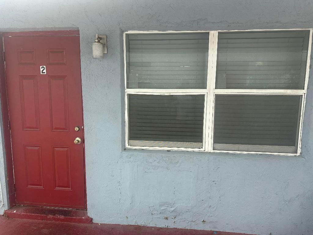 555 W 6th Street 1, Riviera Beach, FL 33404