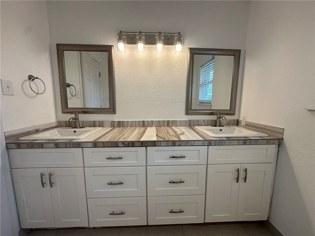 314 San Saba Dr, Portland, TX 78374