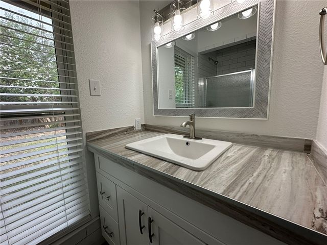 314 San Saba Dr, Portland, TX 78374