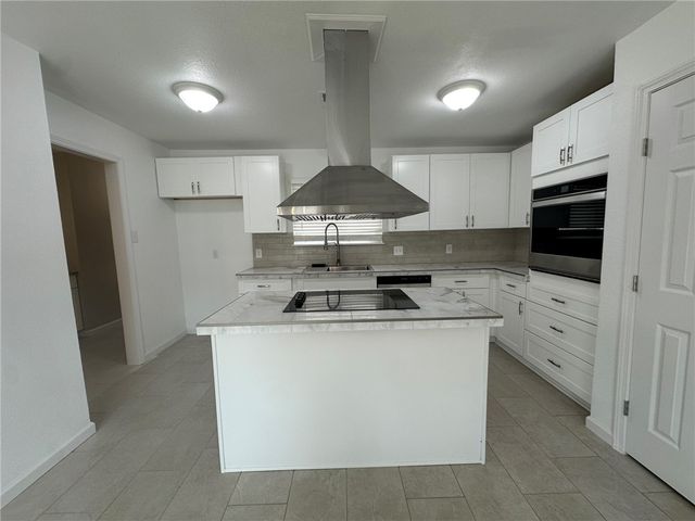 314 San Saba Dr, Portland, TX 78374