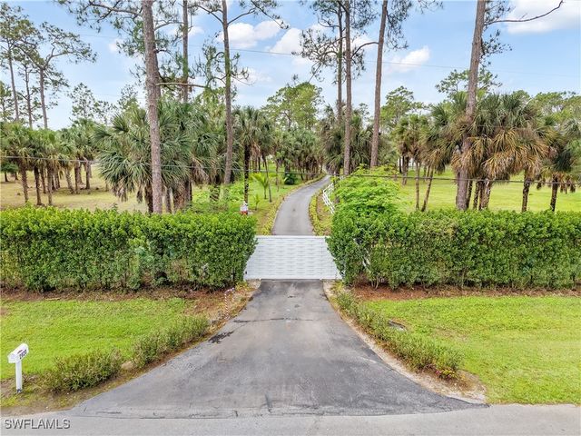2920 24th AVE SE, Naples, FL 34117
