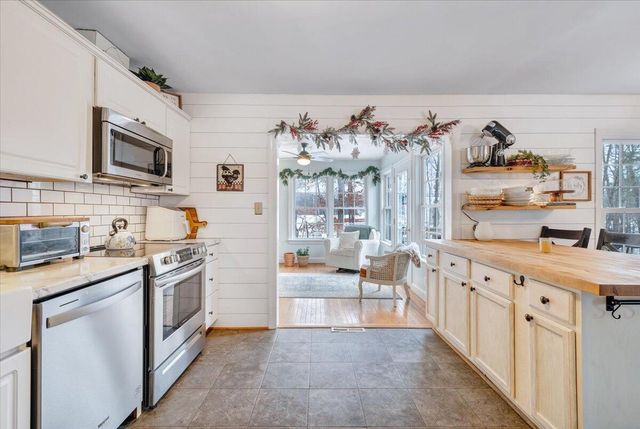 2919 Purple Finch RD, Roanoke, VA 24018