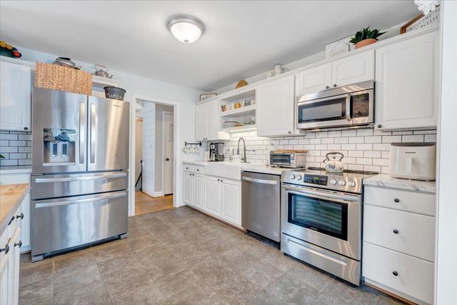 2919 Purple Finch RD, Roanoke, VA 24018