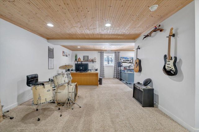 2919 Purple Finch RD, Roanoke, VA 24018