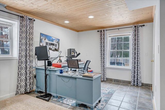 2919 Purple Finch RD, Roanoke, VA 24018