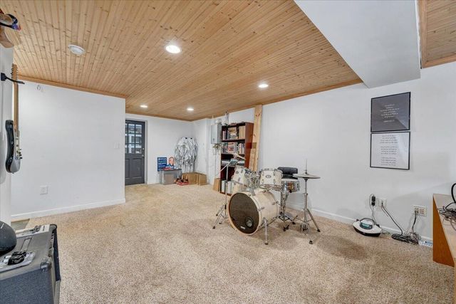 2919 Purple Finch RD, Roanoke, VA 24018