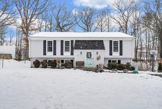 2919 Purple Finch RD, Roanoke, VA 24018