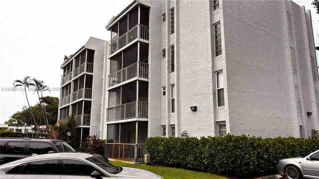 483 N Pine Island Road C305, Plantation, FL 33324