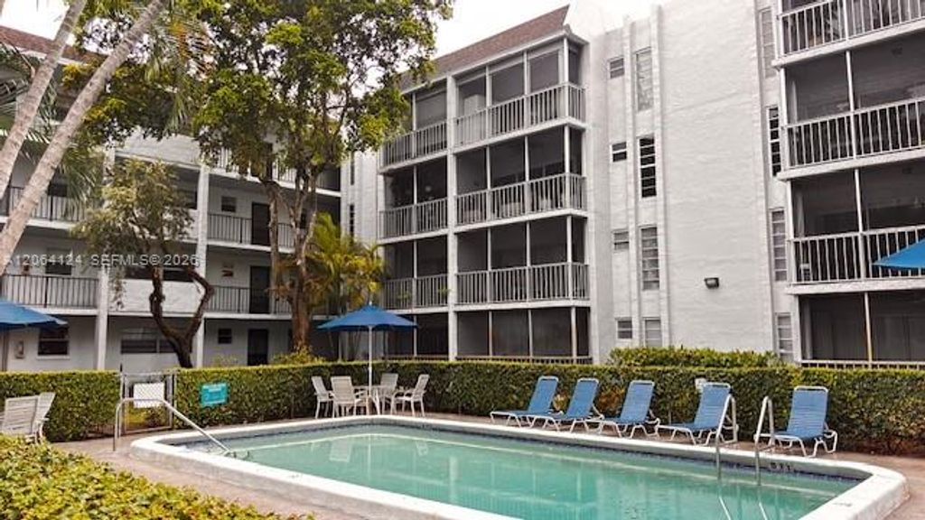 483 N Pine Island Road C305, Plantation, FL 33324