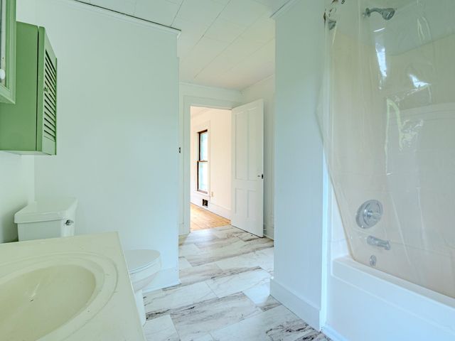 40 East Street, Middletown Springs, VT 05757