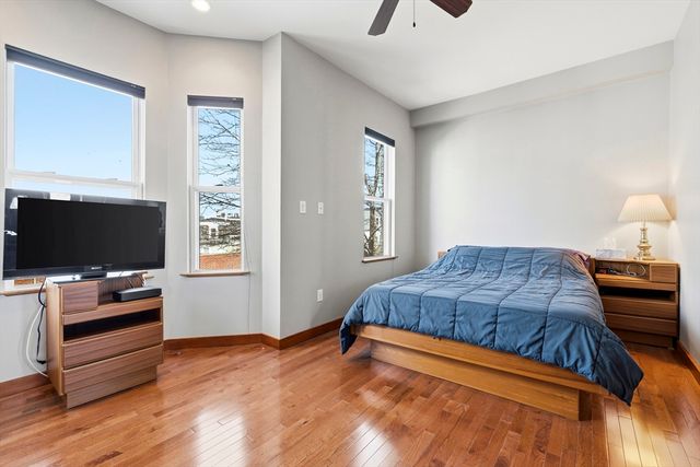 419 E 3rd St 2, Boston, MA 02127
