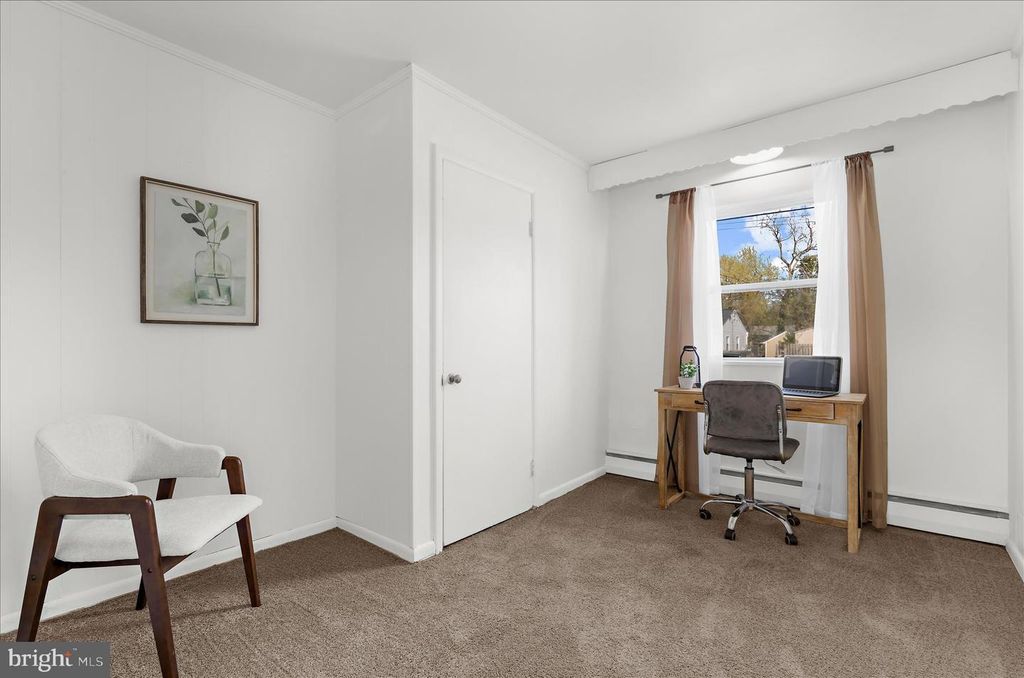 Image 12 of property listing at 120 ROSELAWN RD, Annapolis, MD 21403