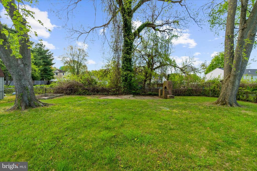 Image 17 of property listing at 120 ROSELAWN RD, Annapolis, MD 21403