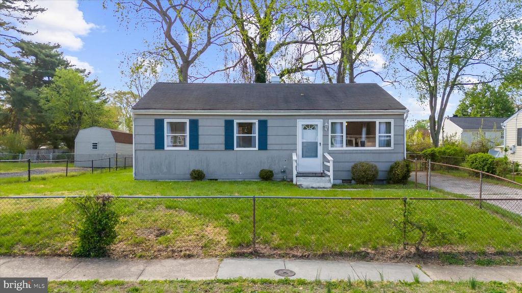 Image 2 of property listing at 120 ROSELAWN RD, Annapolis, MD 21403