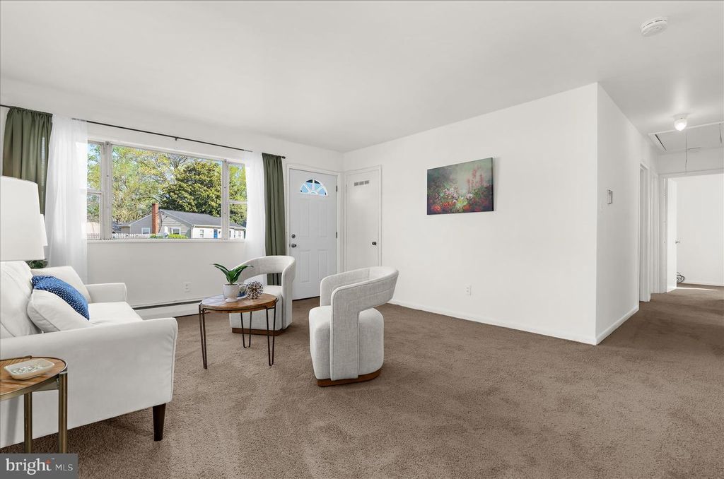 Image 4 of property listing at 120 ROSELAWN RD, Annapolis, MD 21403