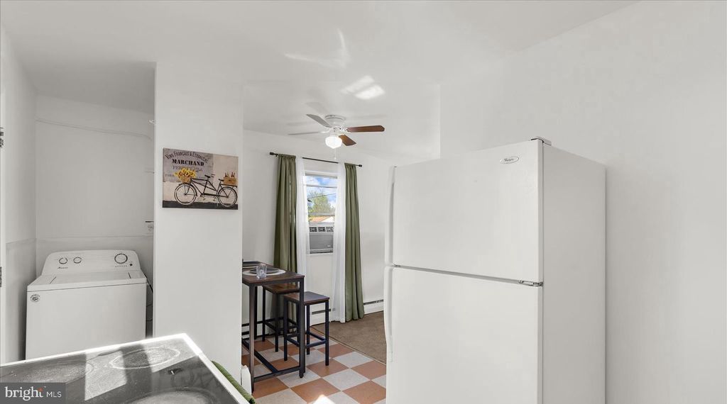 Image 8 of property listing at 120 ROSELAWN RD, Annapolis, MD 21403