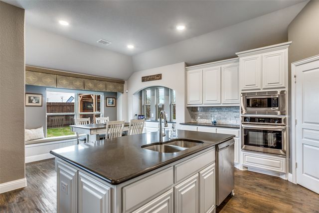 1000 Brenham Drive, Godley, TX 76044