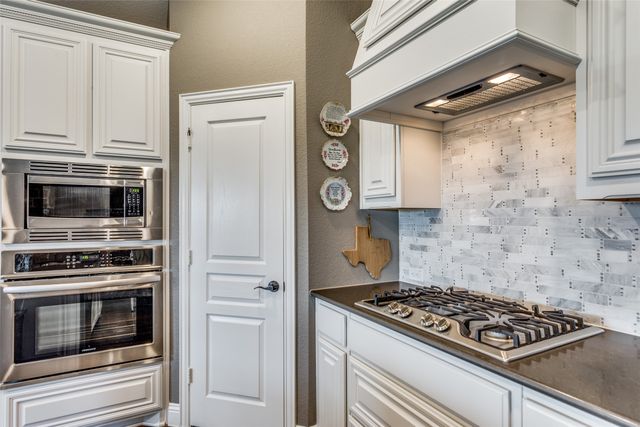 1000 Brenham Drive, Godley, TX 76044