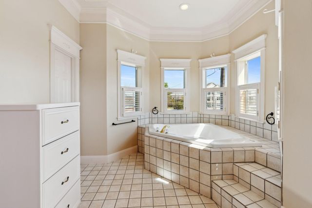 3201 White Oak Drive, Houston, TX 77007