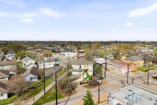 3201 White Oak Drive, Houston, TX 77007