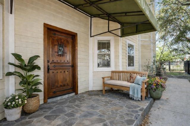 3201 White Oak Drive, Houston, TX 77007