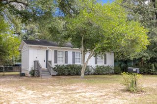 324 Dixie Street, Crestview, FL 32536