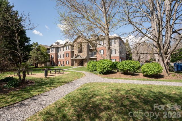 123 Appeldoorn Circle, Asheville, NC 28803
