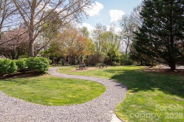 123 Appeldoorn Circle, Asheville, NC 28803