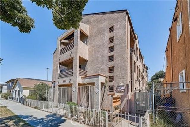 1512 N Stanton, Long Beach, CA 90804