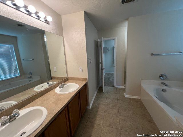 3426 Blue Topaz, San Antonio, TX 78245