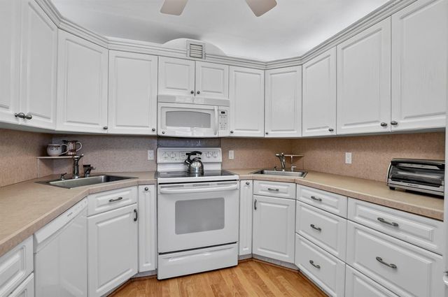 211 Richmond A 211, Deerfield Beach, FL 33442