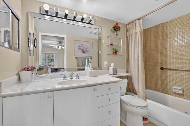 211 Richmond A 211, Deerfield Beach, FL 33442