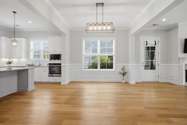 4007 Capensis Lane, Ravenel, SC 29470