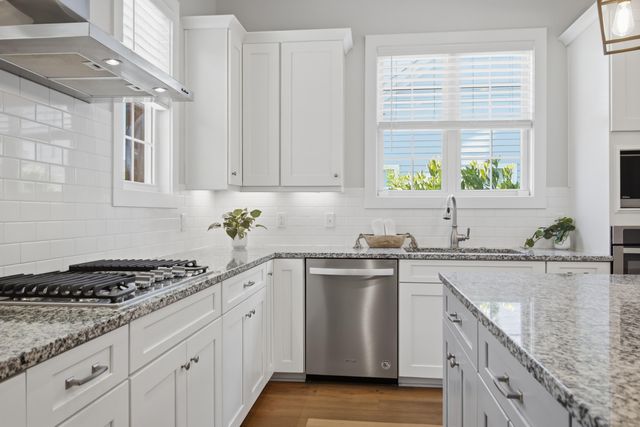4007 Capensis Lane, Ravenel, SC 29470