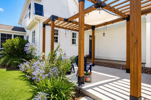 4007 Capensis Lane, Ravenel, SC 29470