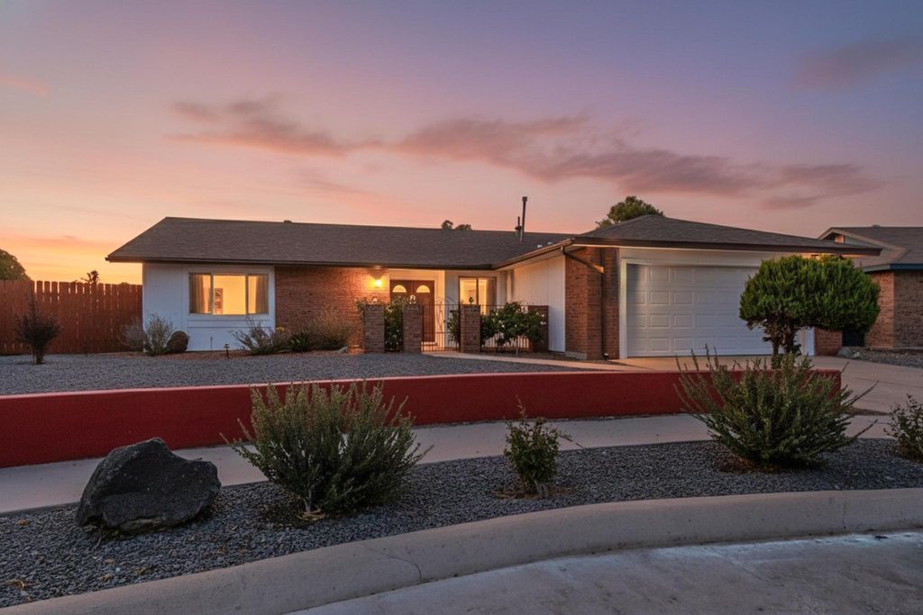 5432 Mariposa Drive NW, Albuquerque, NM 87120