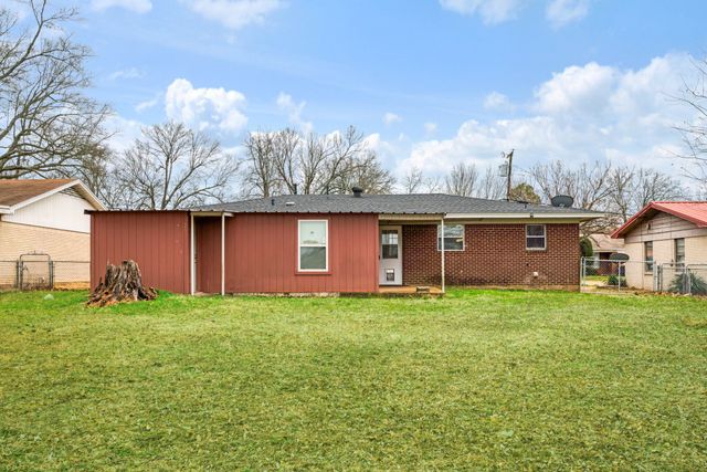 3165 E Houston Street, Paris, TX 75460